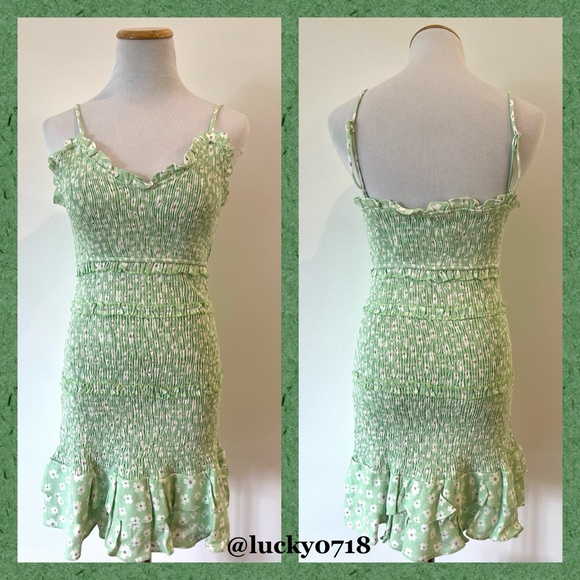 Olivaceous Dresses & Skirts - Olivaceous NWT Mint Green and White Floral Smocked Ruffle Mini Dress Sz S